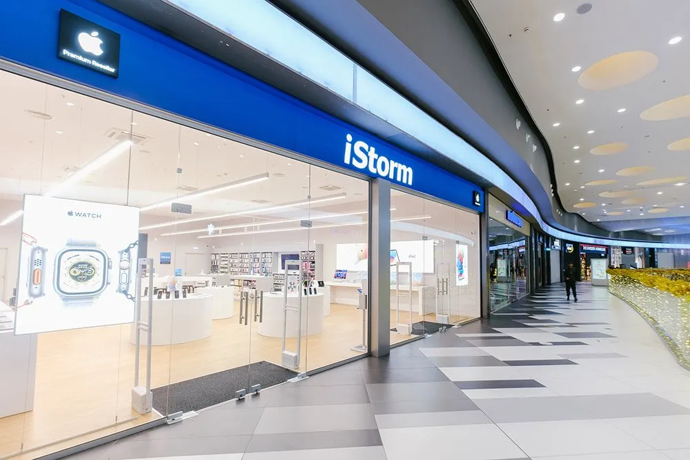 Apple-Store-iStorm-Kings-Avenue-Mall-Cyprus